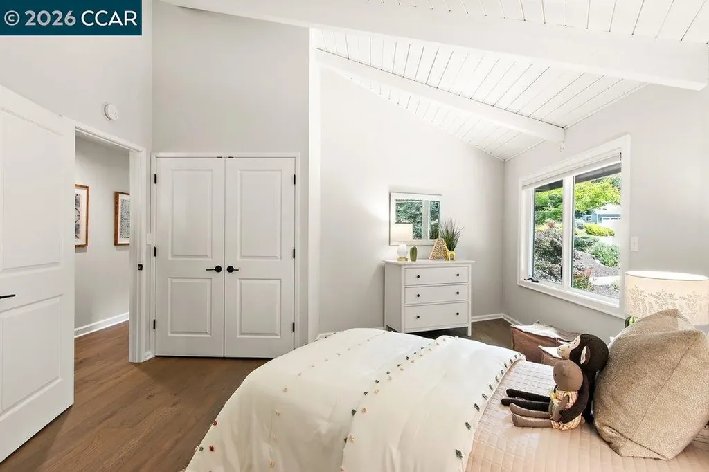 74 Bates Boulevard Orinda CA 94563