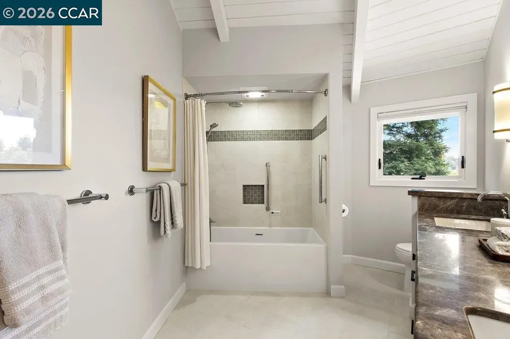74 Bates Boulevard Orinda CA 94563
