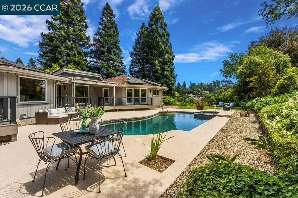 74 Bates Boulevard Orinda CA 94563
