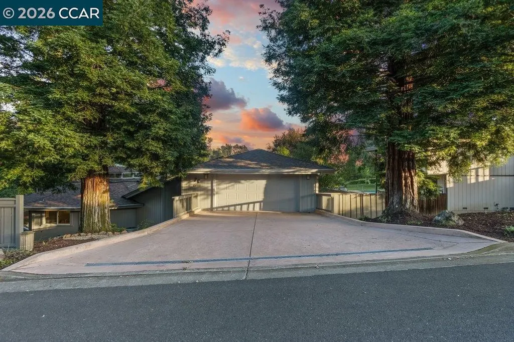 74 Bates Boulevard Orinda CA 94563