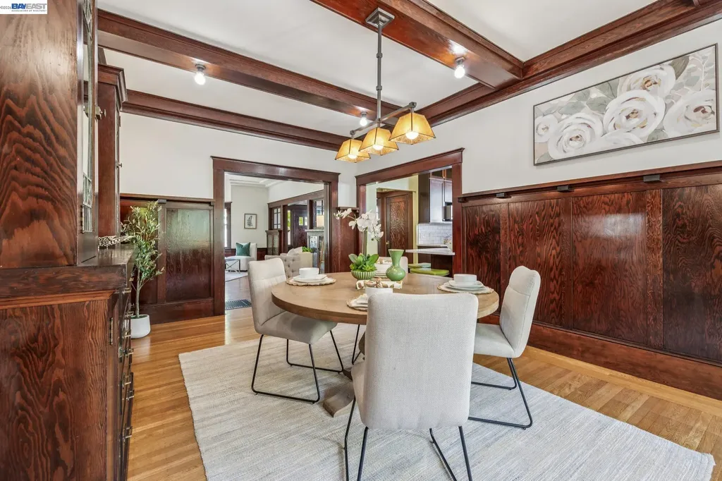 1222 Versailles Avenue Alameda CA 94501