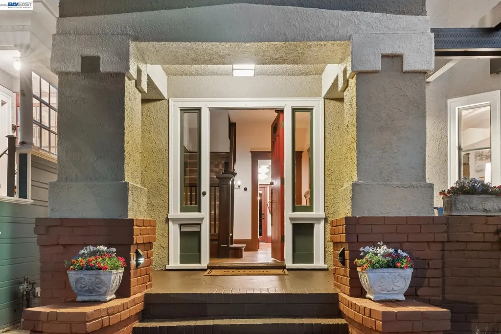 1222 Versailles Avenue Alameda CA 94501