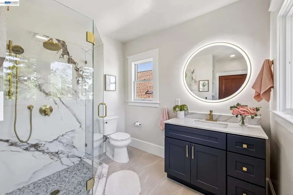 1222 Versailles Avenue Alameda CA 94501