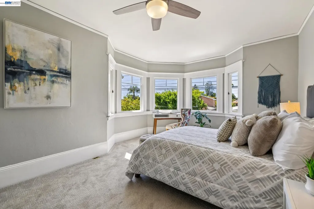 1222 Versailles Avenue Alameda CA 94501