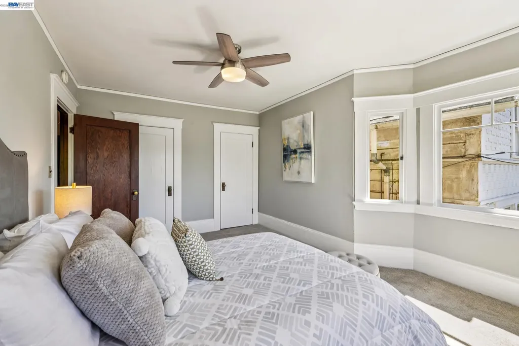 1222 Versailles Avenue Alameda CA 94501