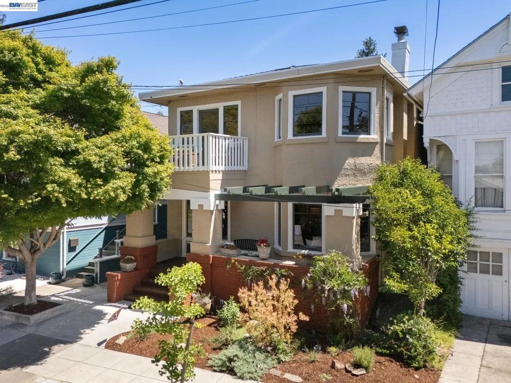 1222 Versailles Avenue Alameda CA 94501