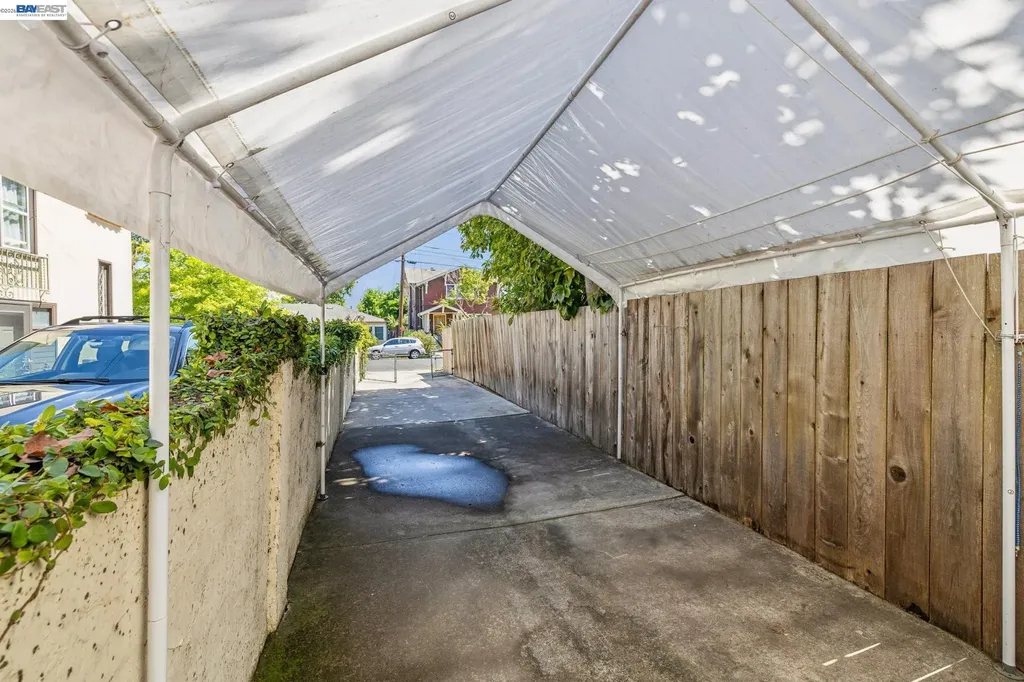 1222 Versailles Avenue Alameda CA 94501