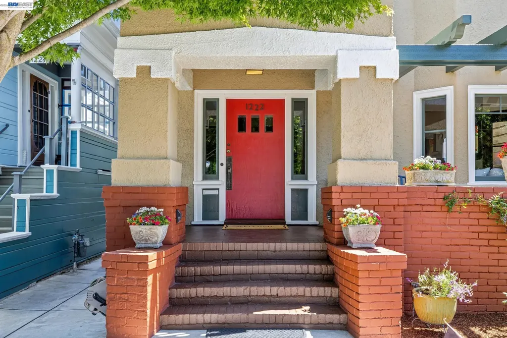 1222 Versailles Avenue Alameda CA 94501