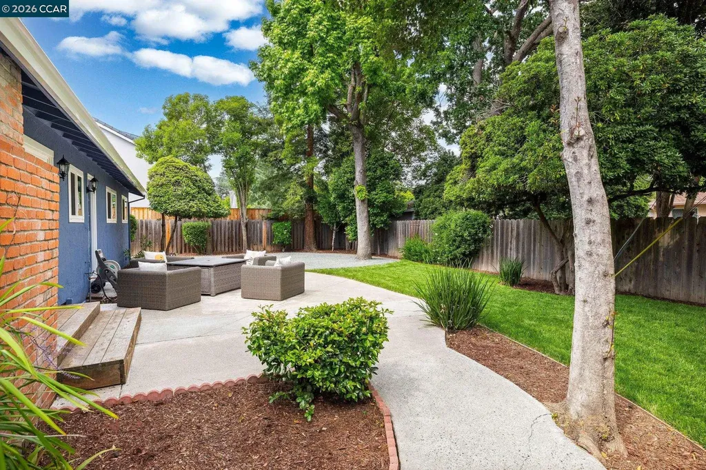 1881 Emerald Street Concord CA 94518