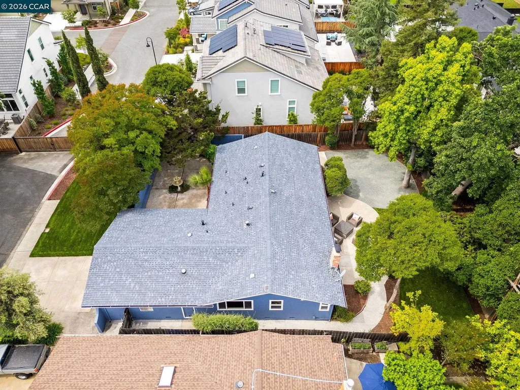 1881 Emerald Street Concord CA 94518