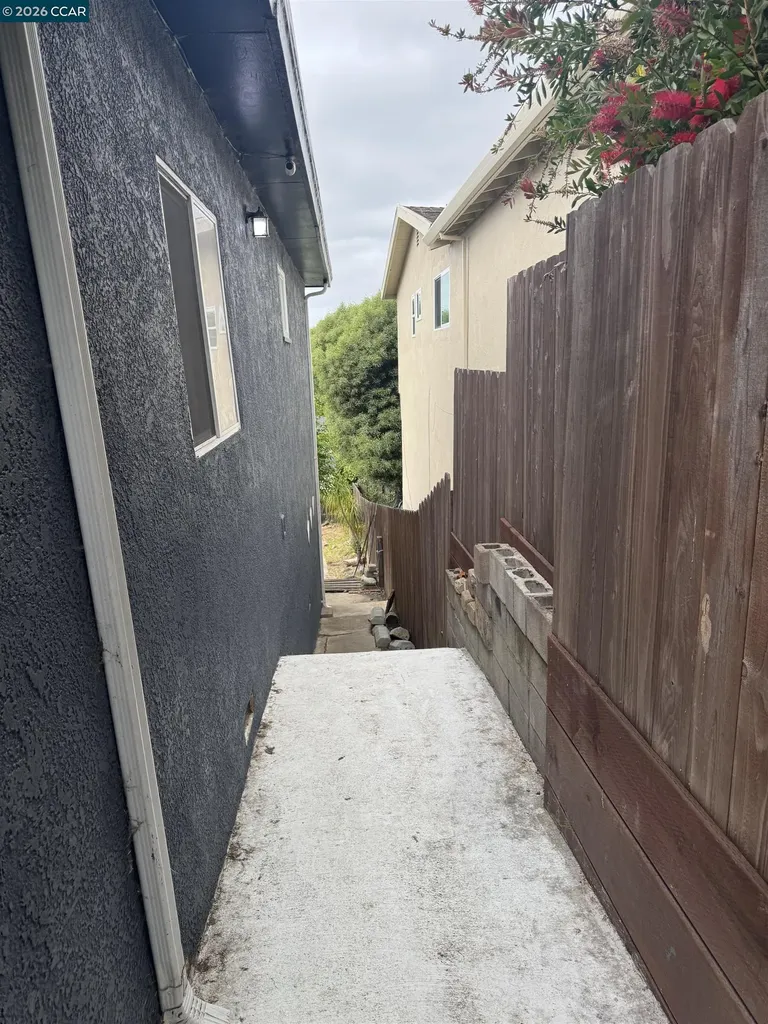1531 Bayo Vista Avenue San Pablo CA 94806