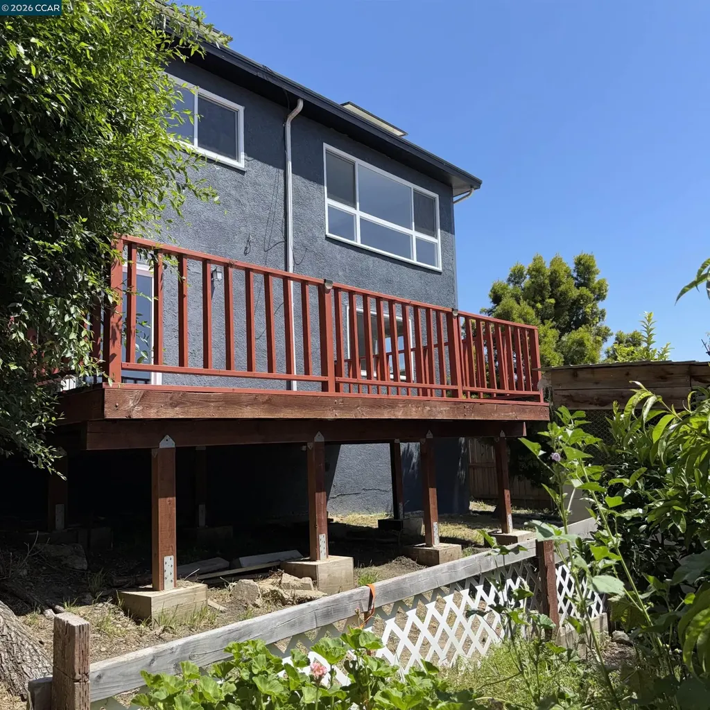 1531 Bayo Vista Avenue San Pablo CA 94806