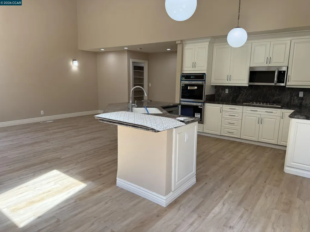 671 Ironbark Circle Orinda CA 94563