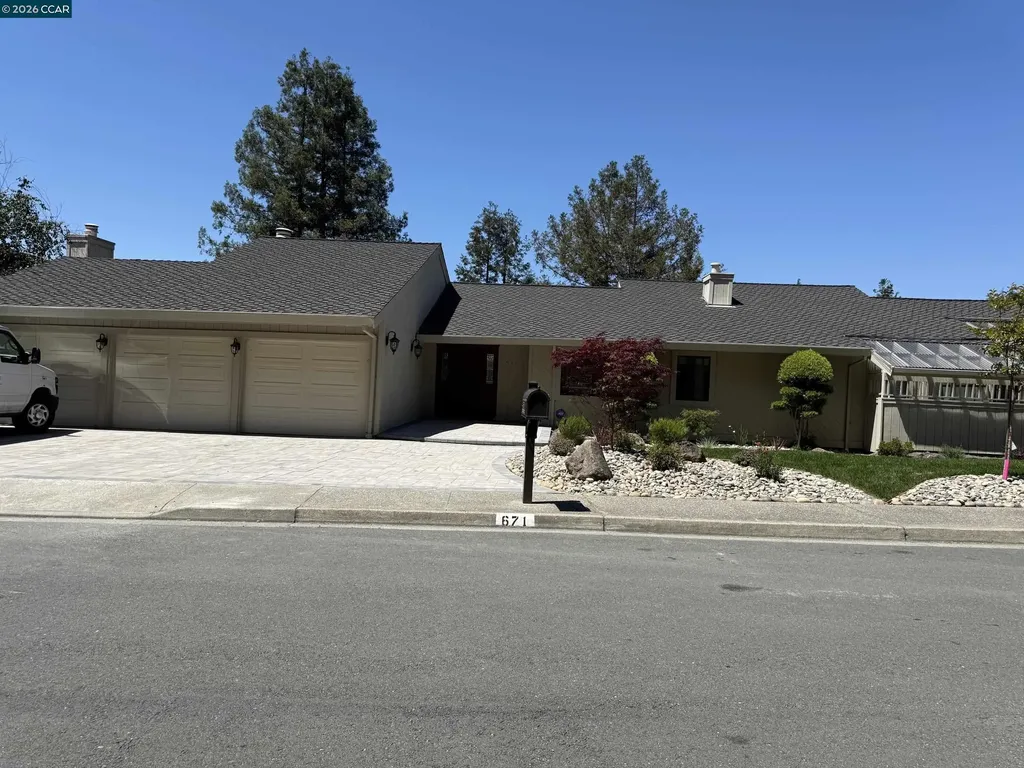 671 Ironbark Circle Orinda CA 94563