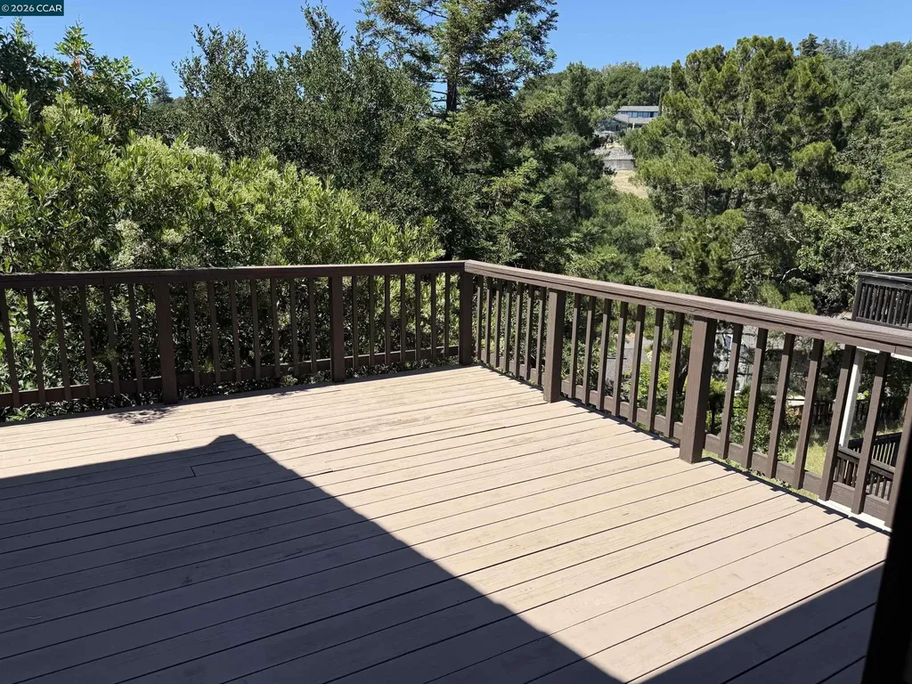 671 Ironbark Circle Orinda CA 94563