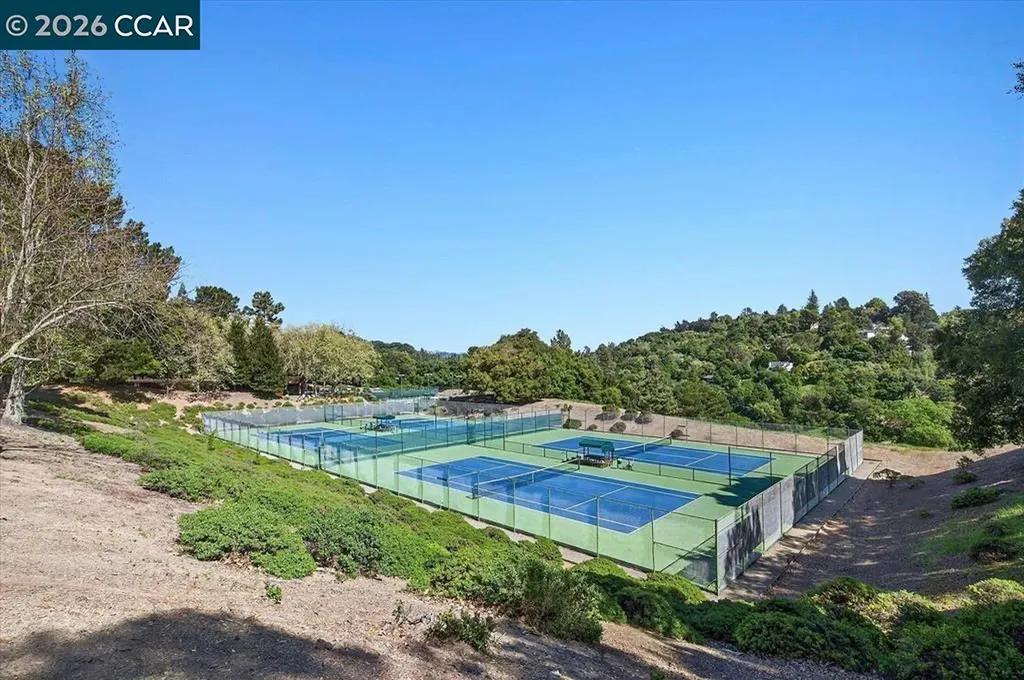 671 Ironbark Circle Orinda CA 94563