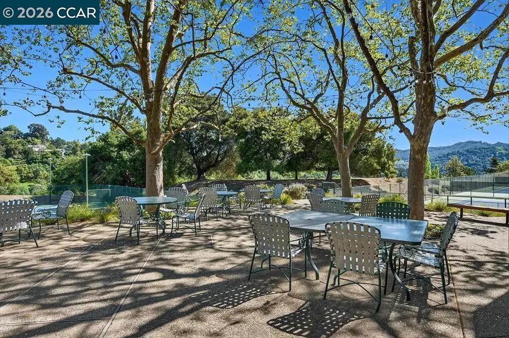 671 Ironbark Circle Orinda CA 94563
