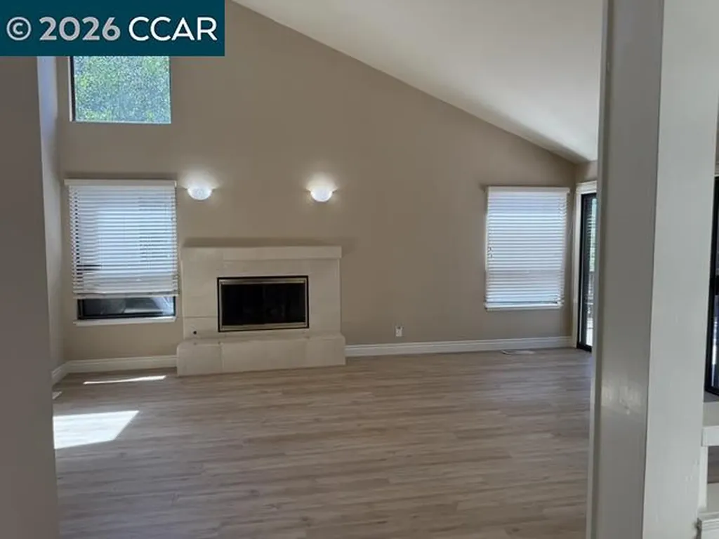 671 Ironbark Circle Orinda CA 94563