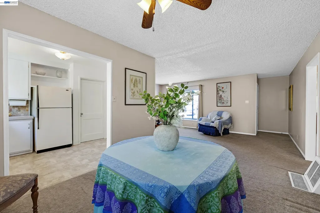 21146 Elm Street Castro Valley CA 94546