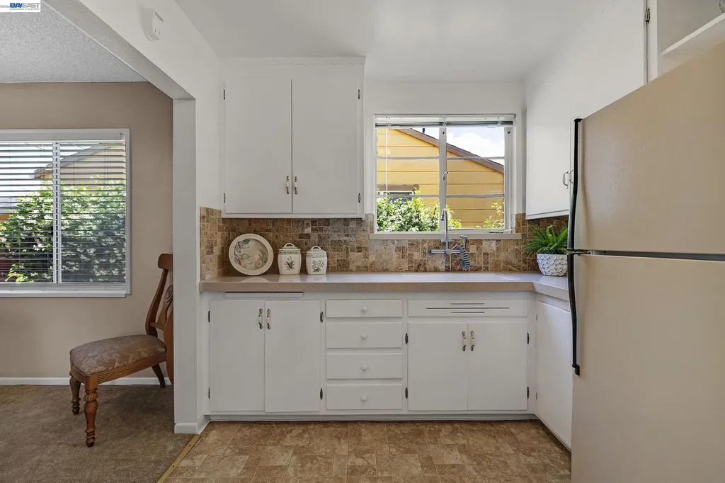 21146 Elm Street Castro Valley CA 94546