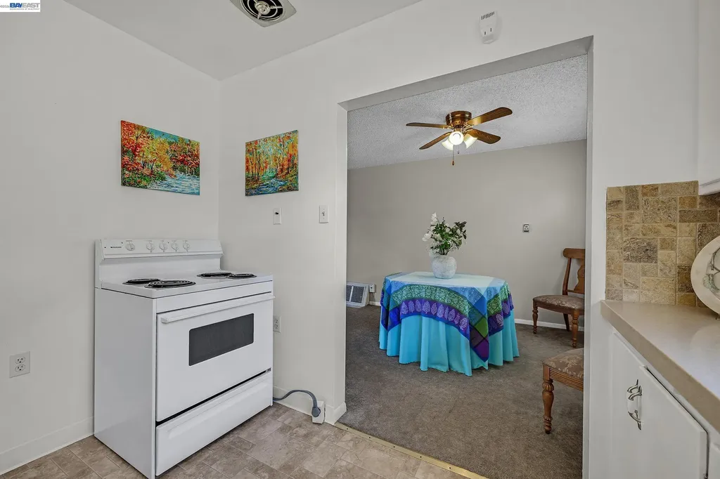 21146 Elm Street Castro Valley CA 94546