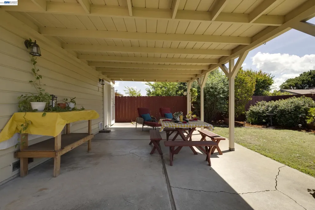 21146 Elm Street Castro Valley CA 94546