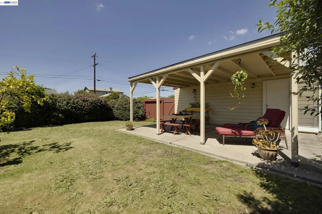 21146 Elm Street Castro Valley CA 94546