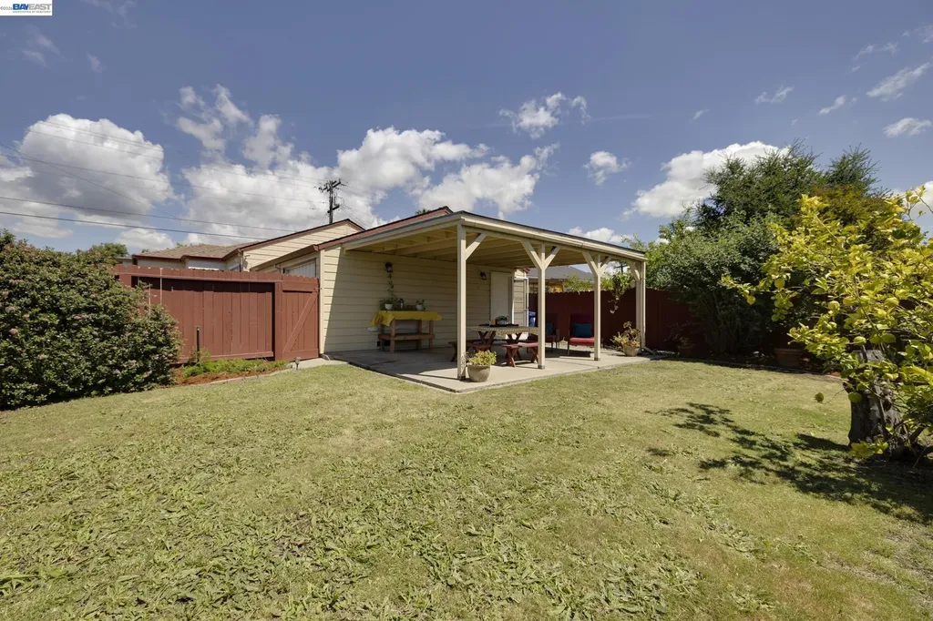 21146 Elm Street Castro Valley CA 94546
