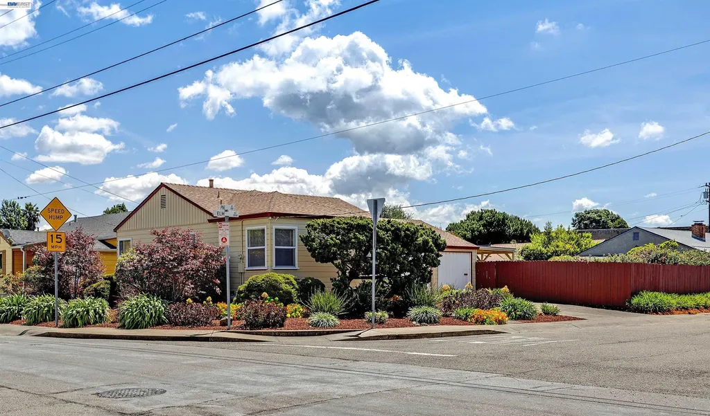 21146 Elm Street Castro Valley CA 94546