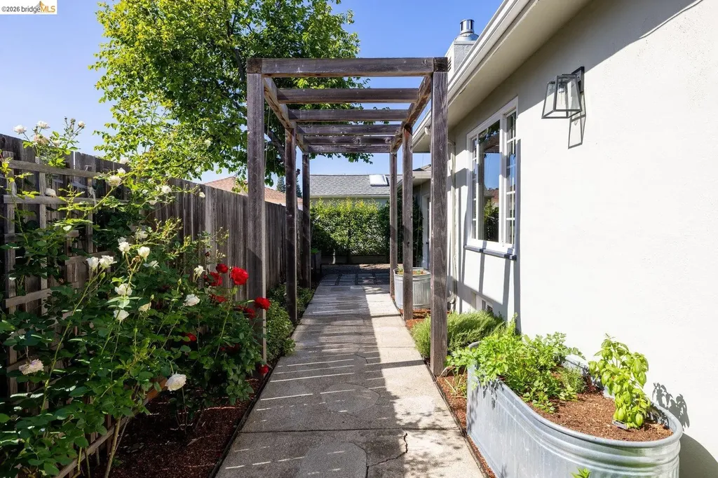 965 Ramona Way San Leandro CA 94577