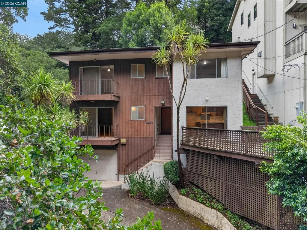 6334 Doran Drive Oakland CA 94611