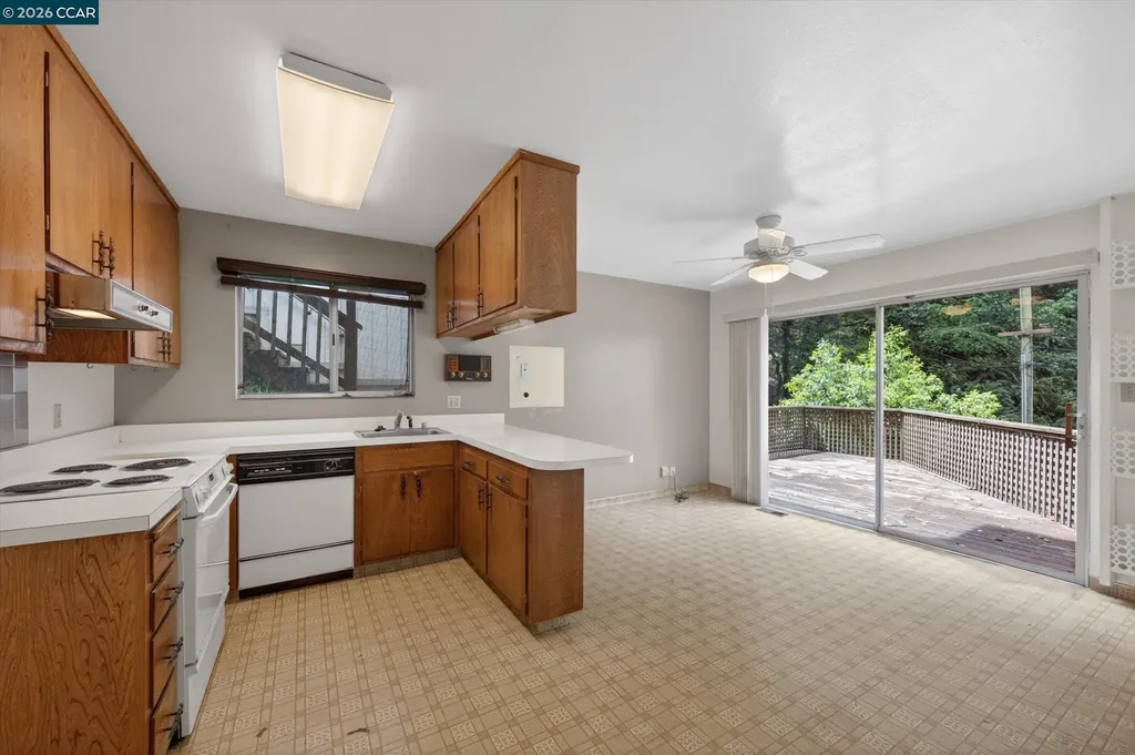 6334 Doran Drive Oakland CA 94611