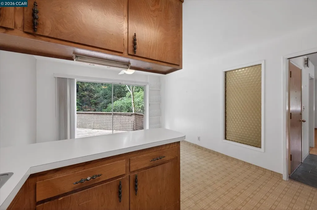 6334 Doran Drive Oakland CA 94611