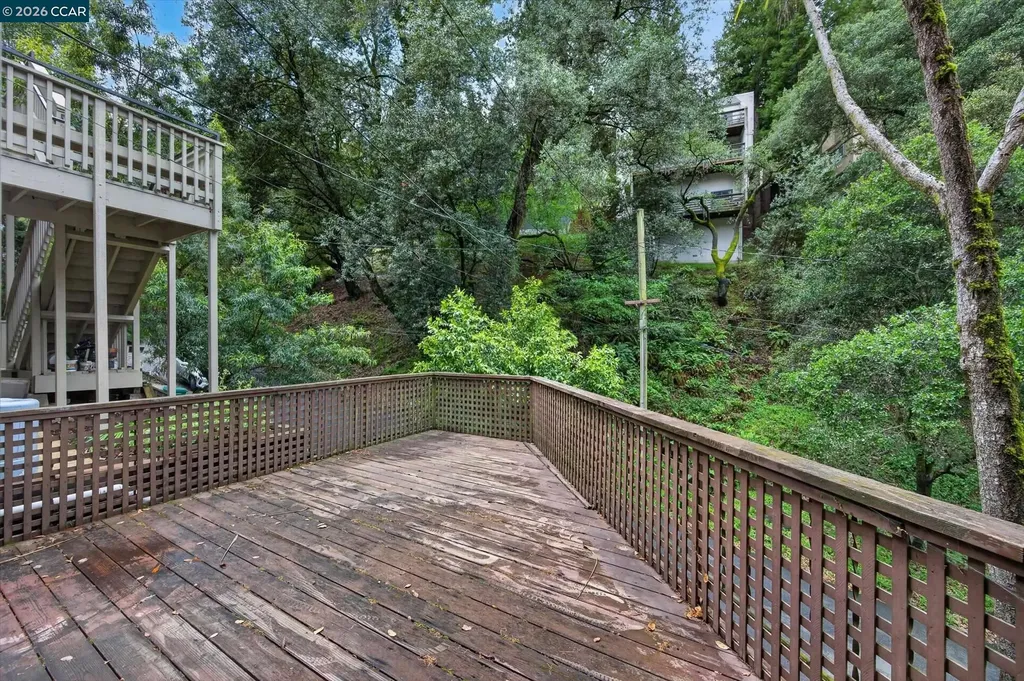 6334 Doran Drive Oakland CA 94611