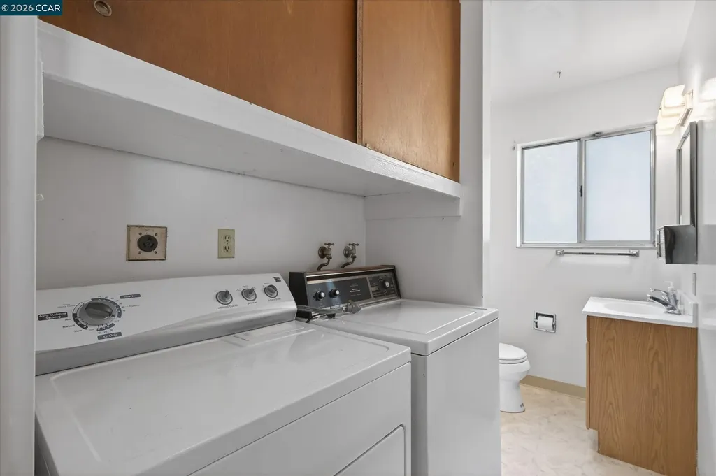 6334 Doran Drive Oakland CA 94611