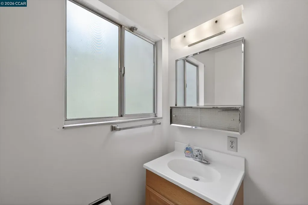 6334 Doran Drive Oakland CA 94611