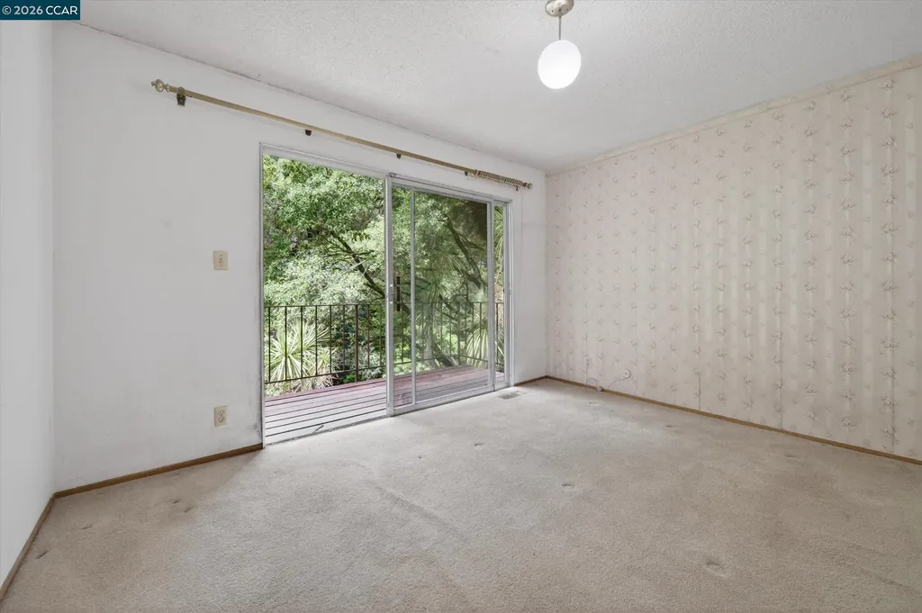 6334 Doran Drive Oakland CA 94611