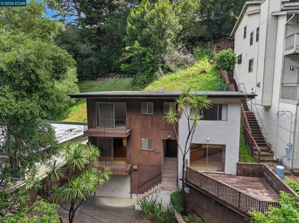 6334 Doran Drive Oakland CA 94611