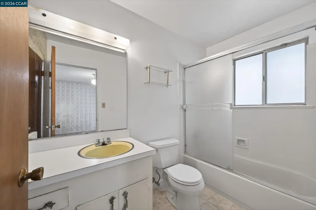 6334 Doran Drive Oakland CA 94611