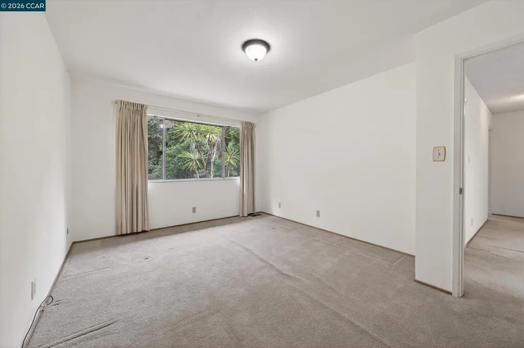 6334 Doran Drive Oakland CA 94611