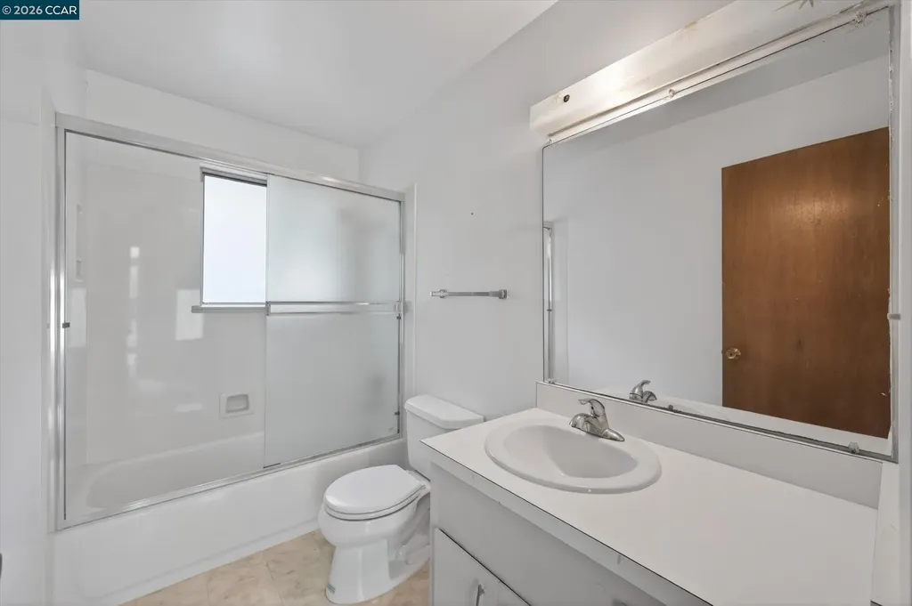 6334 Doran Drive Oakland CA 94611