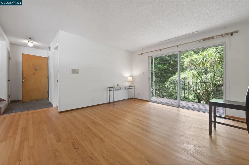 6334 Doran Drive Oakland CA 94611
