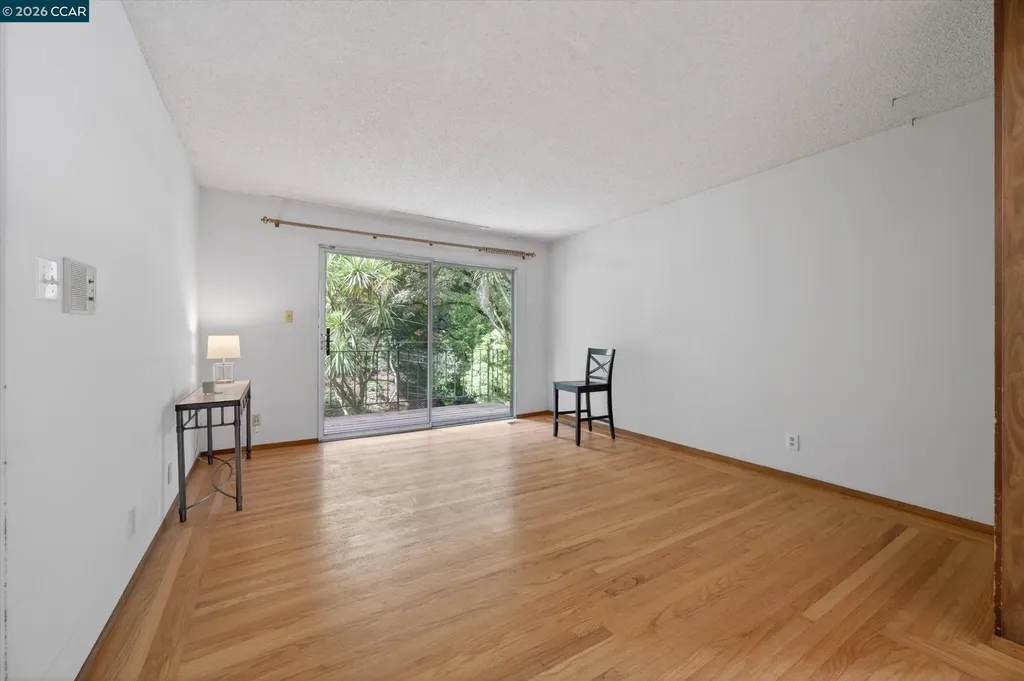 6334 Doran Drive Oakland CA 94611