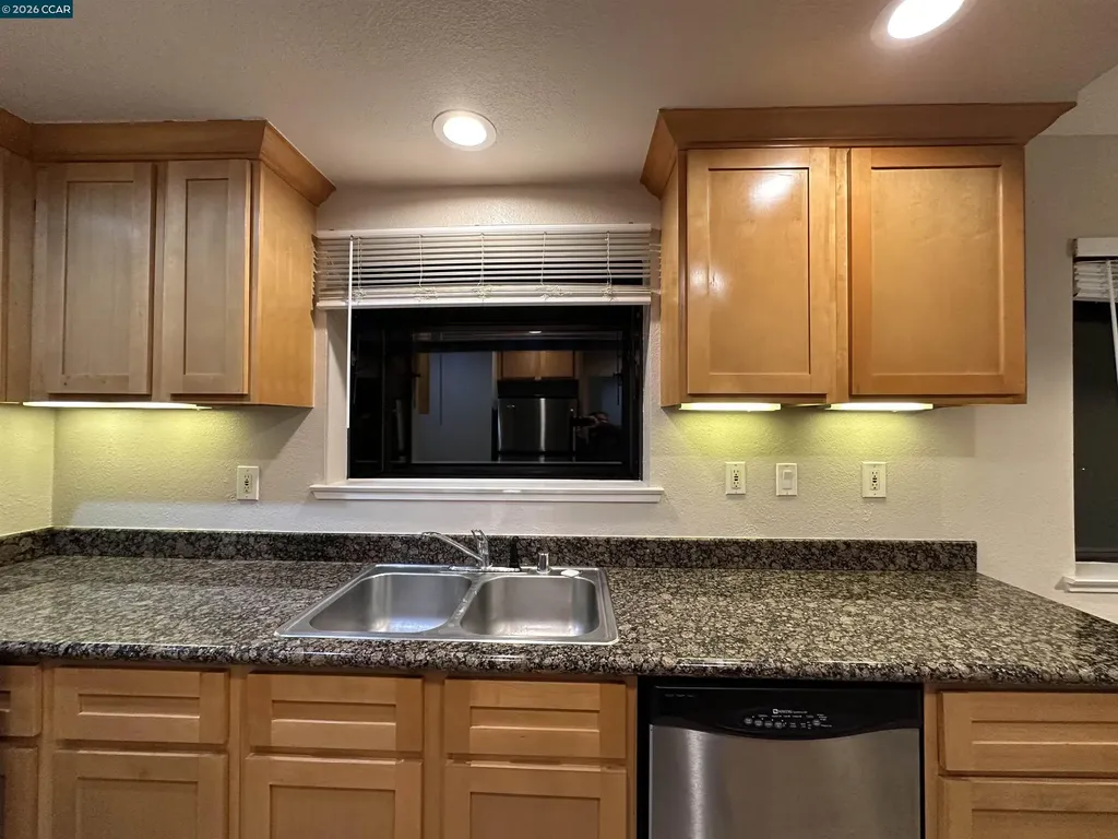 2827 Monument Boulevard Concord CA 94520