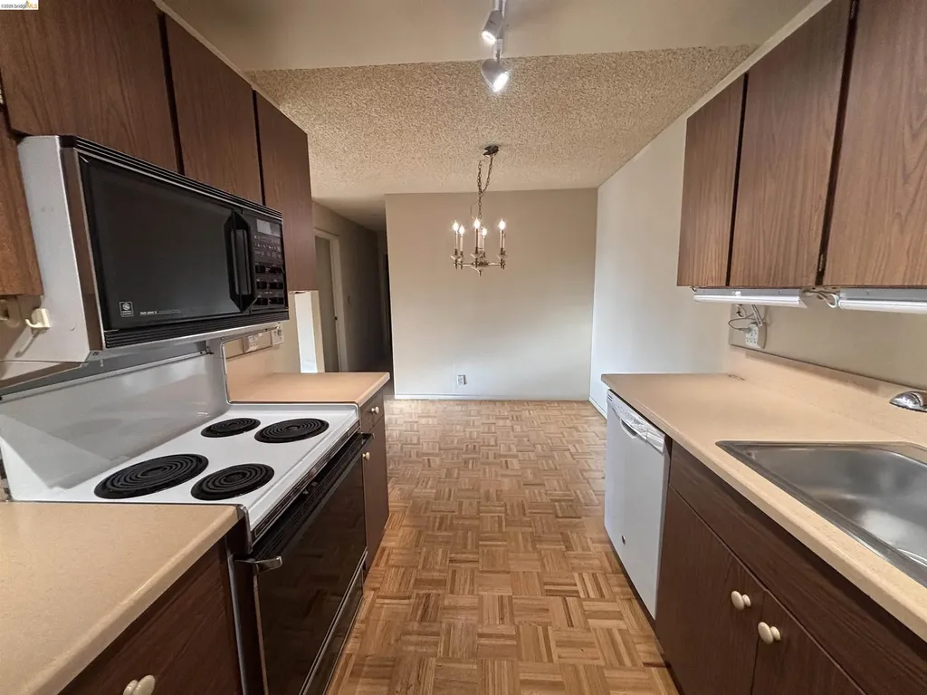 1427 Marchbanks Drive Walnut Creek CA 94598