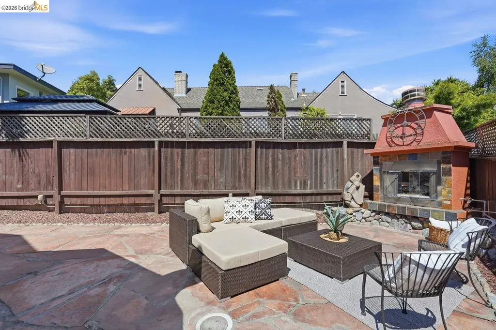 1134 Chatham Road Oakland CA 94610