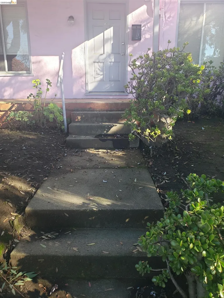 1402 Berkeley Way Berkeley CA 94702