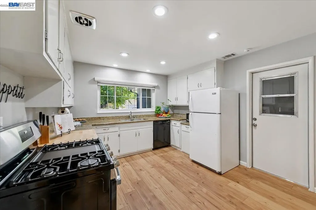 168 Albatross Avenue Livermore CA 94550