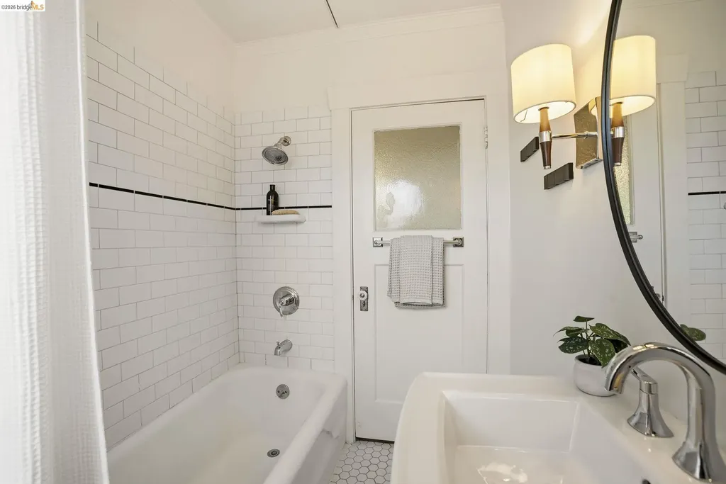 1655 38th Street Oakland CA 94602