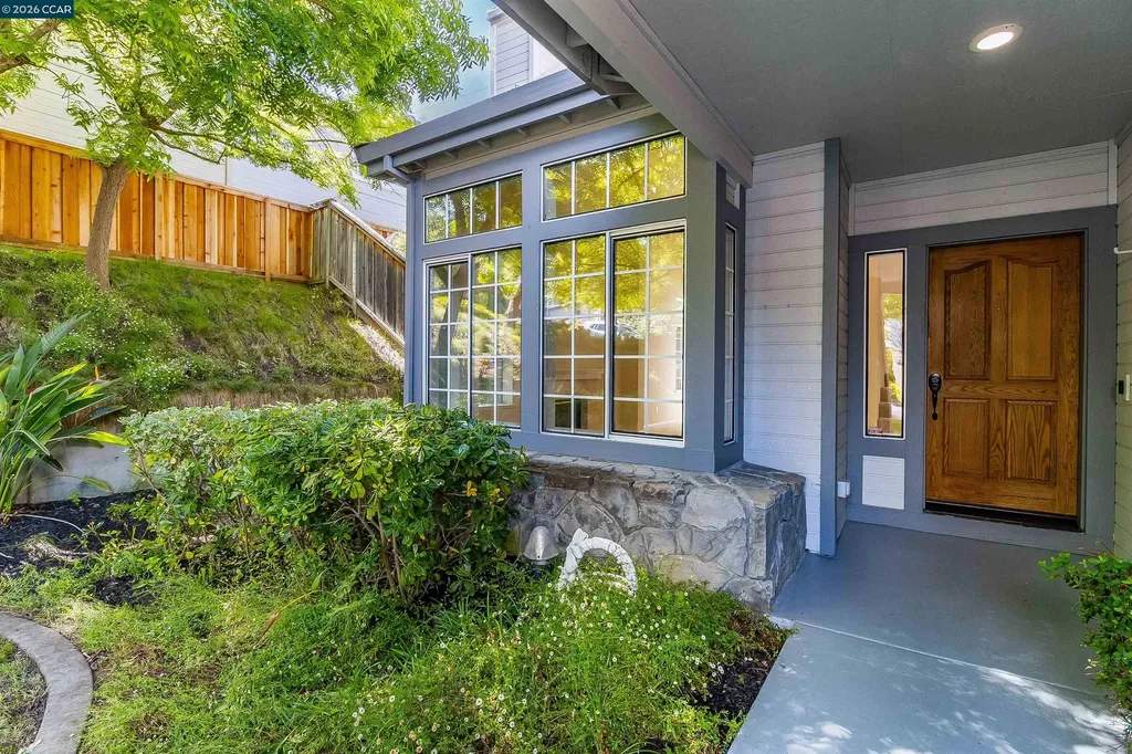 220 Valley Glen Lane Martinez CA 94553